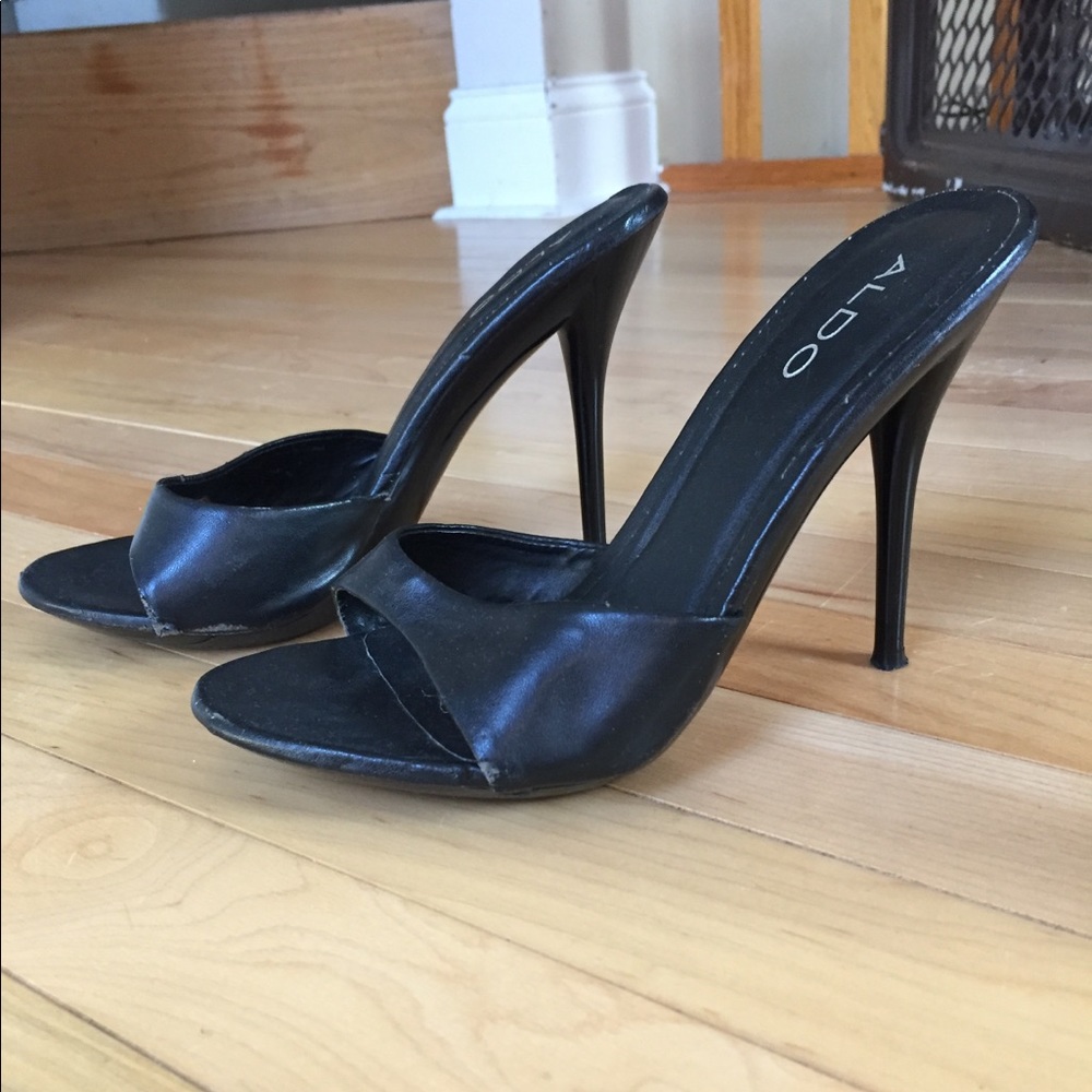 ALDO BLACK LEATHER SANDAL PUMPS